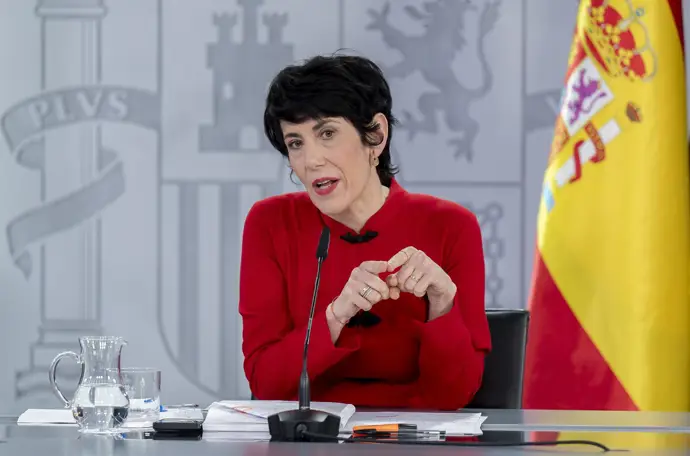 Elma Saiz respalda el uso de reglamentos para implementar medidas sin necesidad de la aprobación