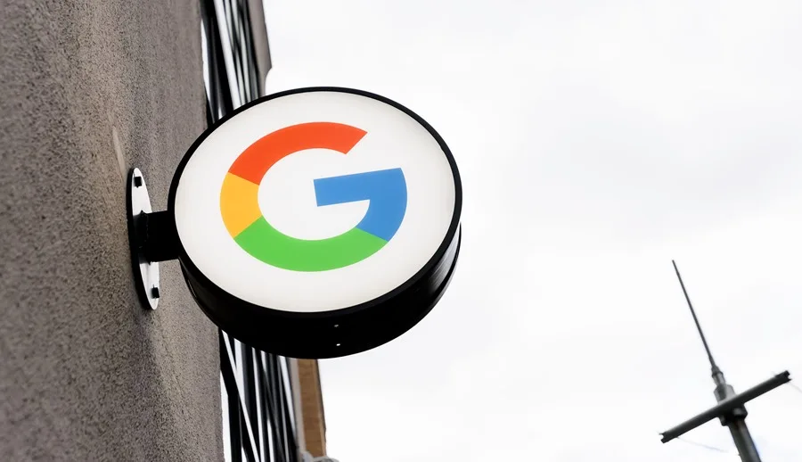 Google introduce en Gmail una herramienta de IA que resume hilos de correos electrónicos