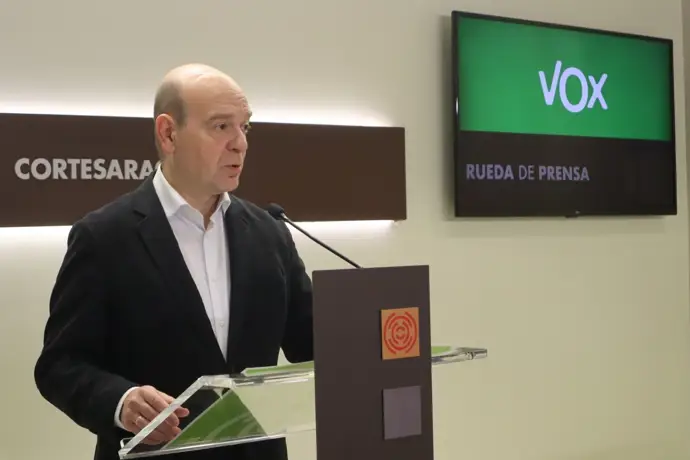 Morón (Vox) estima en más de 10 millones de euros anuales el gasto sanitario por la inmigración