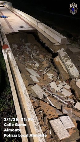 Prohibido el acceso al paseo marítimo de Matalascañas (Huelva) debido a daños por fuertes lluvias