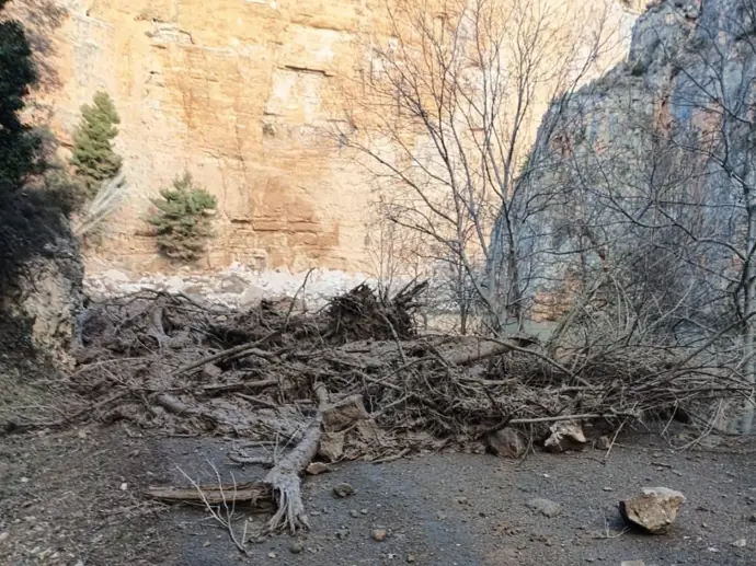 Cerrada la Z-453 entre Jaraba y Calmarza por un desprendimiento de tierra en la vía