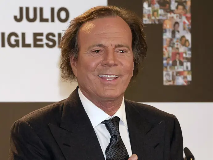 La Audiencia Nacional investiga una denuncia por agresión sexual contra Julio Iglesias