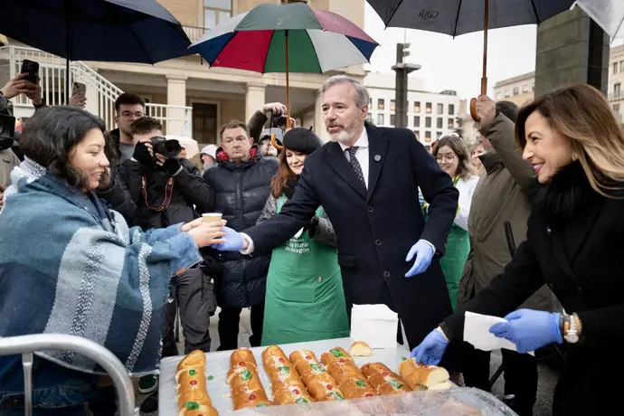 La alcaldesa y Azcón invitan a disfrutar del roscón en la celebración de San Valero