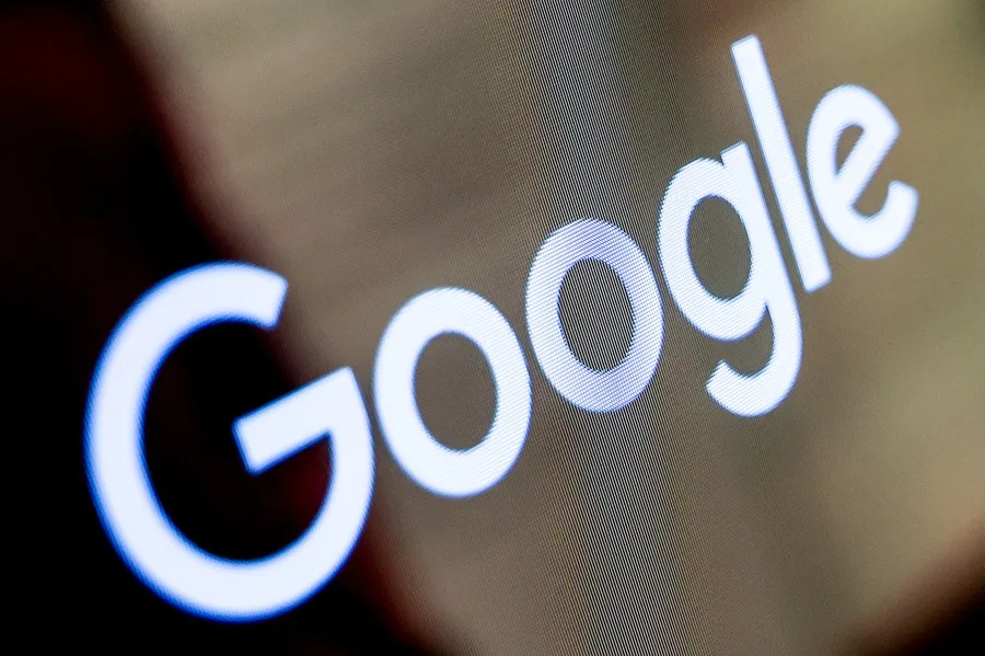 La IA de Google puede analizar correos y fotos del usuario para crear respuestas. Elon Musk refuta