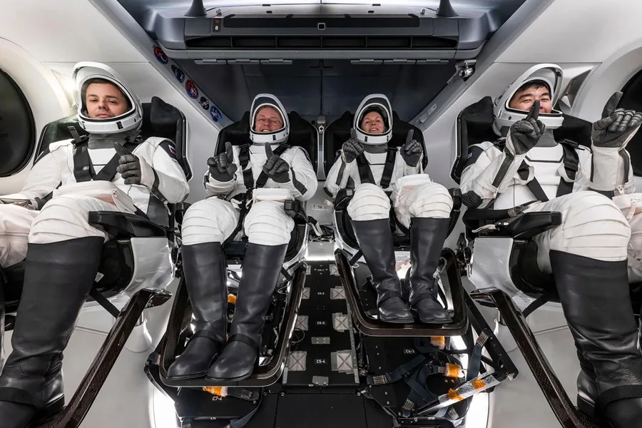 La misión Crew-11 ameriza con éxito tras el regreso por la enfermedad de un astronauta