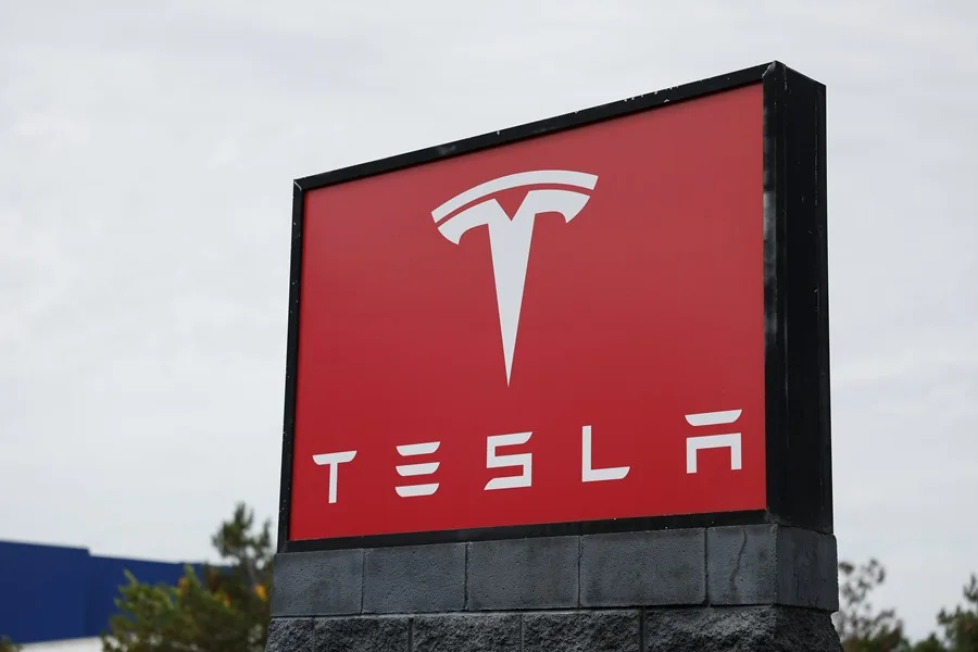 Algunos robotaxis de Tesla funcionan ya sin supervisión humana, según anunció Elon Musk