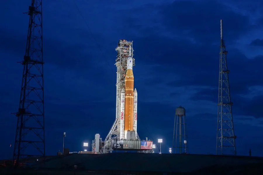 La NASA llevará de vuelta el cohete y la nave de Artemis II al hangar para realizar reparaciones