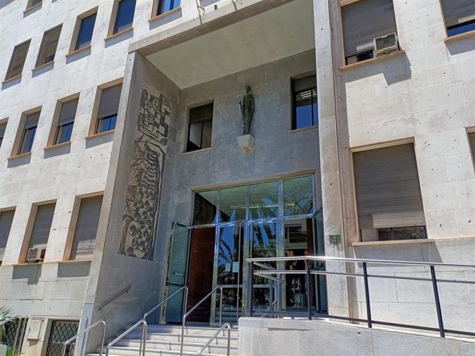 Condenado en Almería a 19 años de prisión por abusar y explotar a su esposa en la prostitución