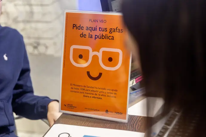 Más de 8.000 familias en la Comunitat piden apoyo del Plan Veo para gafas y lentes de contacto