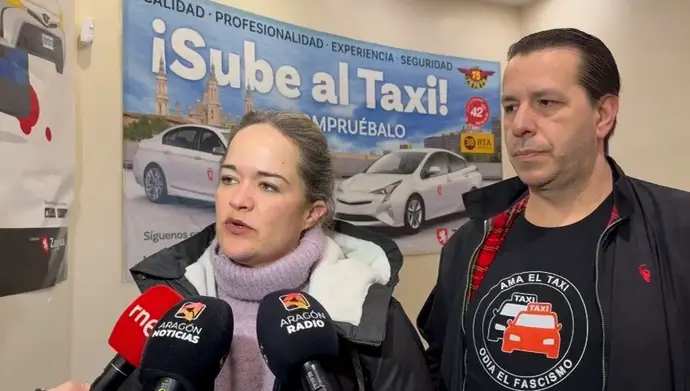 Podemos pide proteger el sector del taxi de la desregulación y la competencia desleal de las VTC