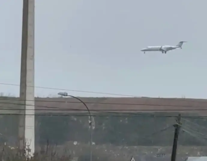 Un jet privado con rumbo a Casablanca realiza un aterrizaje forzoso en el aeropuerto de Alvedro