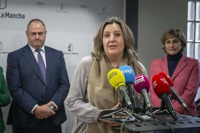 La Consejera De Econom&iacute;a, Empresas Y Empleo, Patricia Franco; Y El Consejero De Agricultura, Ganader&iacute;a Y Desarrollo Rural, Juli&aacute;n Mart&iacute;nez Liz&aacute;n; Han Presidido La Reuni&oacute;n Del Observatorio Regional Del Impacto De Los Aranceles (ORIA).