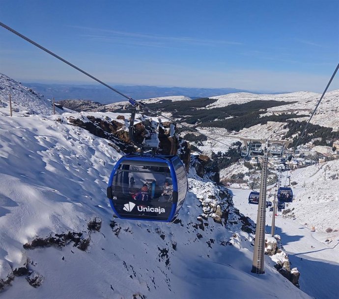 Sierra Nevada habilita sus pistas este domingo únicamente para residentes y hospedados en