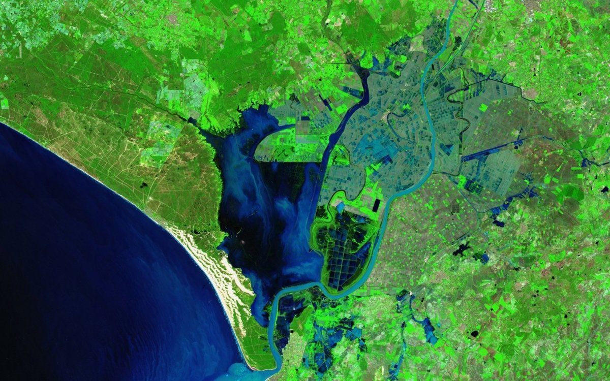 La marisma de Doñana sufre una casi total inundación tras acumular 582 litros en El Rocío,