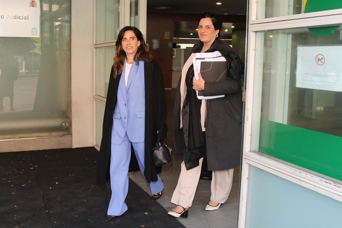 La Audiencia de Sevilla ratifica multa de 5.700 euros a María León por agredir a agentes de