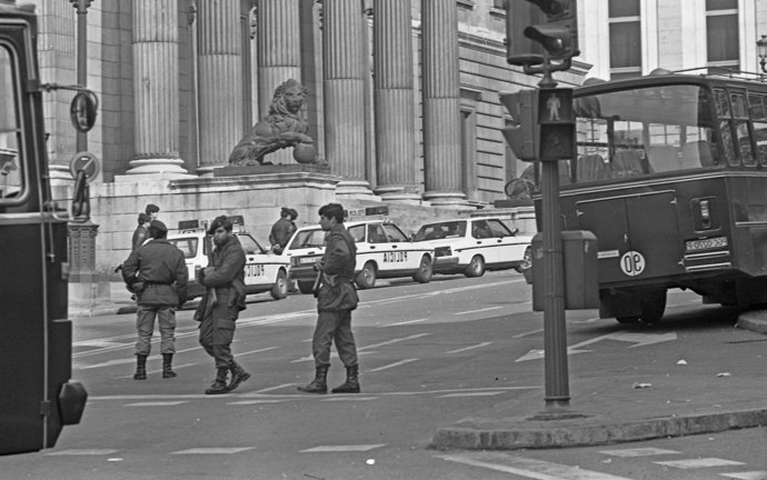 El Gobierno desclasificará 153 documentos sobre el 23-F, asegurando que es «toda la