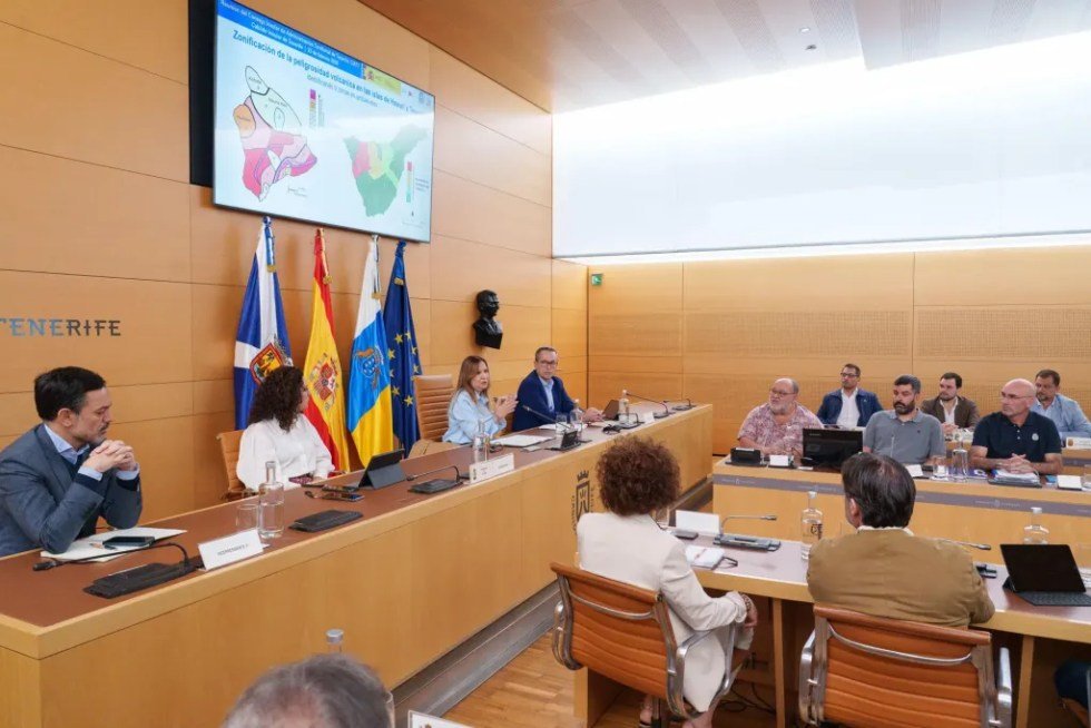 Los investigadores consideran necesario aguardar nuevas señales en Tenerife antes de prever una
