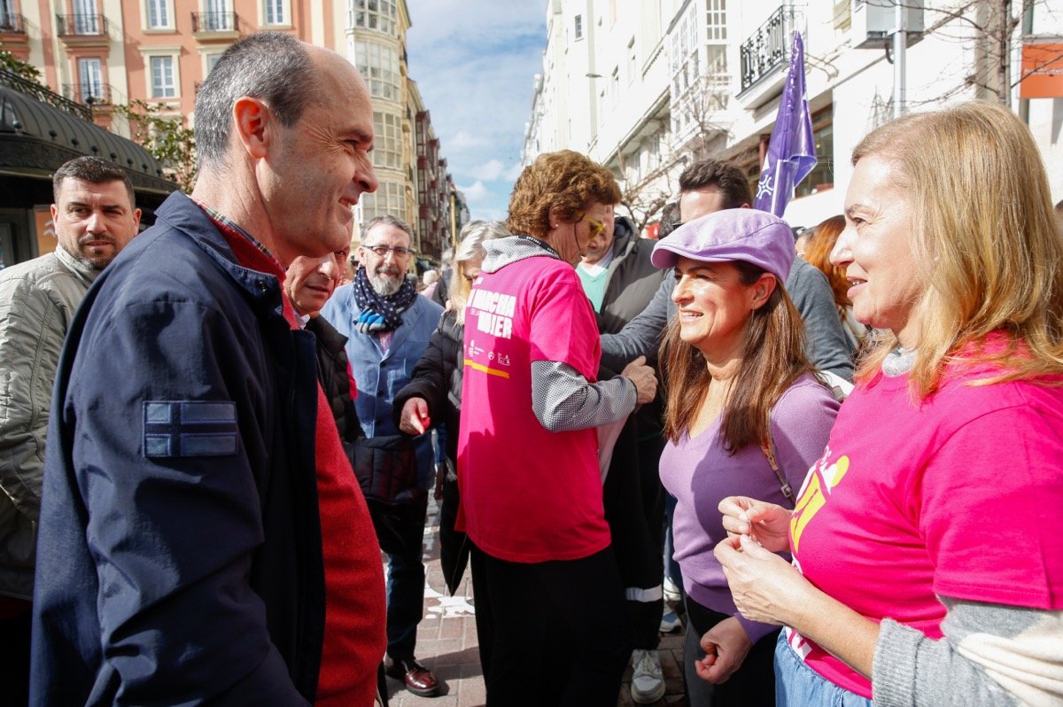 La consejera de Inclusi&oacute;n ha participado hoy, en nombre de todo el Gobierno de Cantabria, en la marcha con motivo del D&iacute;a Internacional de la Mujer