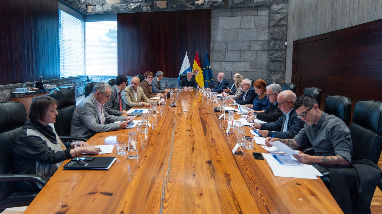 Canarias solicita a Madrid financiamiento para cubrir el déficit de...