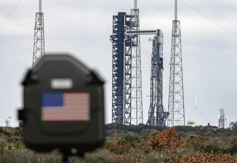 El cohete Artemis II regresa a la plataforma de la NASA con la vista puesta en abril