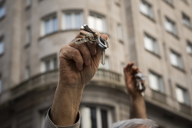 Miles de personas levantan sus llaves en Vigo para reclamar medidas ante la "emergencia habitacional