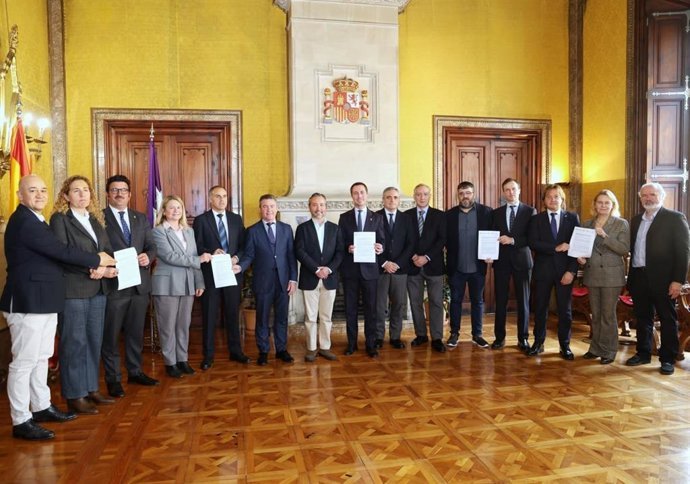 Todos los grupos menos el PSOE llevan al pleno del Consell de Mallorca la reclamaci&oacute;n del convenio de carreteras.
