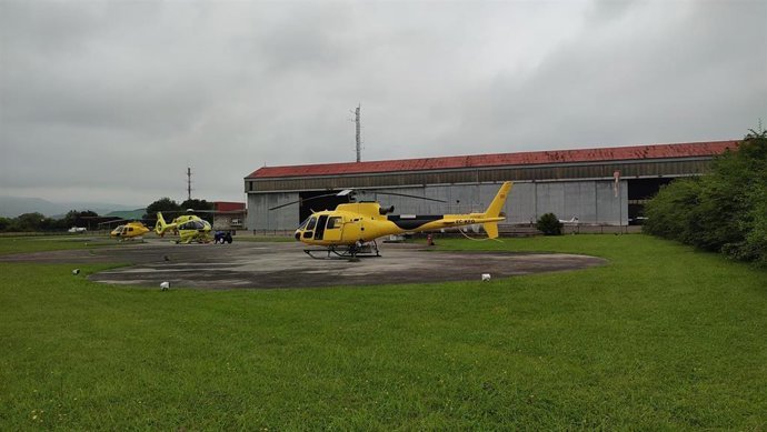 Archivo - Helic&oacute;ptero en La Morgal.