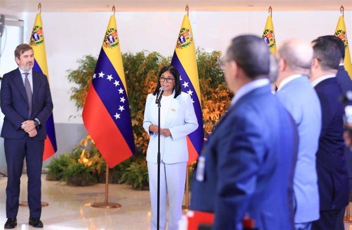 La presidenta encargada de Venezuela, Delcy Rodr&iacute;guez, comparece en el acto de firma de un acuerdo con la empresa energ&eacute;tica espa&ntilde;ola Repsol