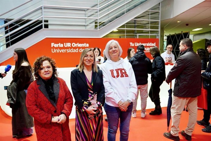 M&aacute;s de 1.200 personas participan en la Feria UR Orienta, que ha presentado los 20 grados de la UR