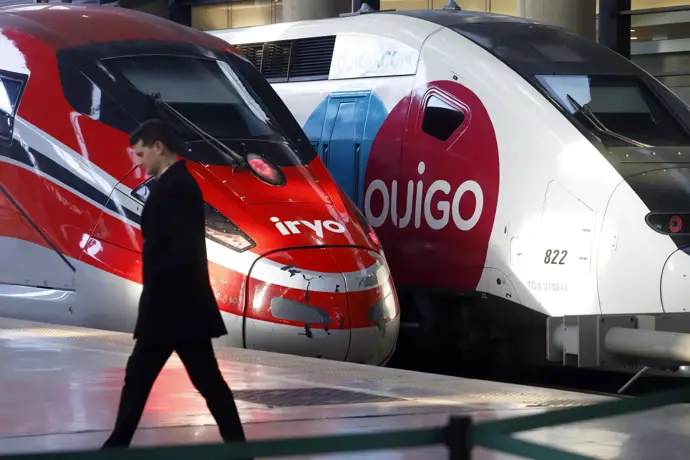 Retrasos de 20 minutos en cinco trenes AVE por el calentamiento de un Ouigo Madrid-Sevilla