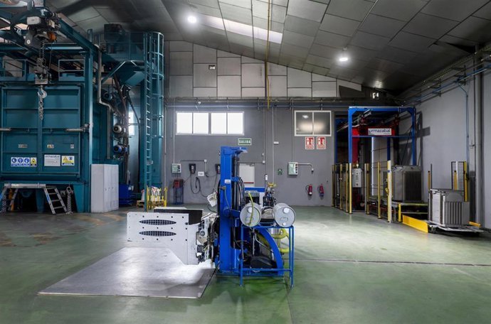 Archivo - Interior de la planta de Ormazabal en Loeches, en el Pol&iacute;gono Industrial El Caballo, a 3 de octubre de 2025, en Loeches, Madrid (Espa&ntilde;a). La planta de Ormazabal en Loeches (Madrid) est&aacute; dedicada a la fabricaci&oacute;n, modificaci&oacute;n y reparaci&oacute;n de tra