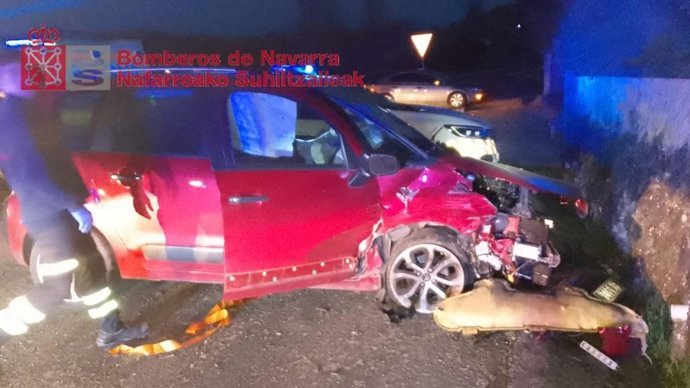 Uno de los veh&iacute;culos implicados en el accidente en L&oacute;nguida.