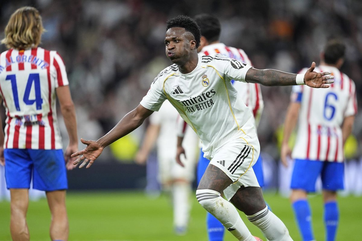 El Real Madrid se impone en el derbi y se aferra a la lucha por la Liga