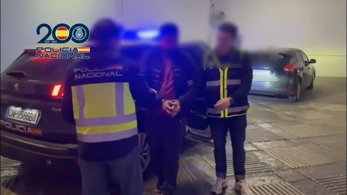 Cinco detenidos en operación contra red que explotaba a extranjeros en restaurantes de comida