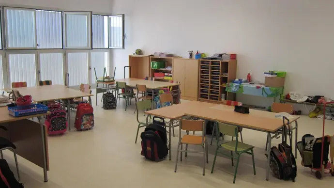 UGT critica la falta de planificación en Educación y exige cubrir 160 vacantes docentes y