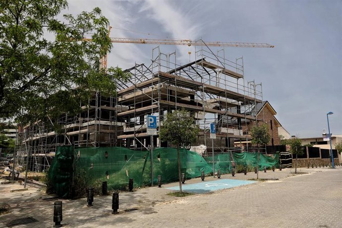Archivo - Viviendas en construcci&oacute;n el d&iacute;a en que han anunciado que la compraventa de viviendas registr&oacute; en el mes de marzo su mejor dato en 15 a&ntilde;os, a 20 de mayo de 2022, en Madrid (Espa&ntilde;a). Seg&uacute;n ha informado hoy el Instituto Nacional de Estad&iacute;stica, la