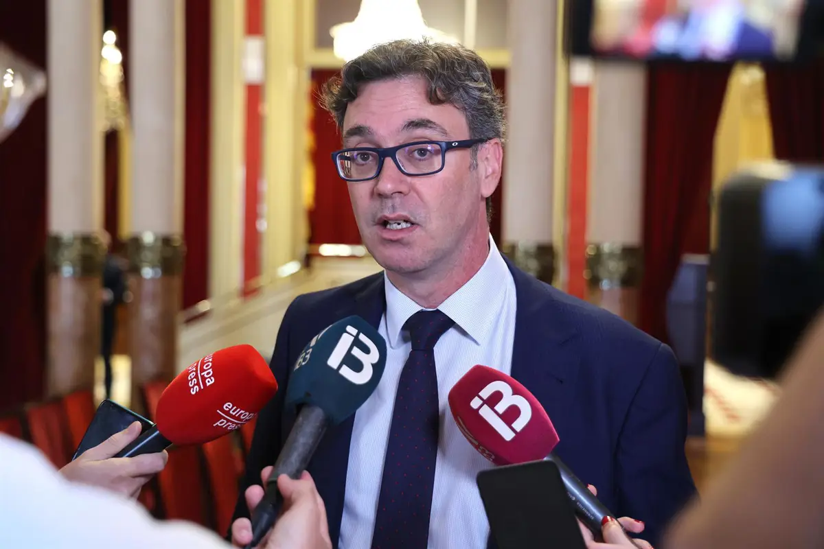 Costa reafirma el respaldo "total y absoluto" del Govern y del PP al senador de Formentera