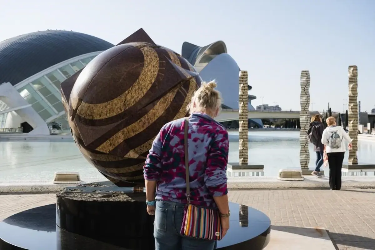 El artista Park Eun Sun fusiona arte y ciencia en su exposición 'Genoma y estructura escultórica'