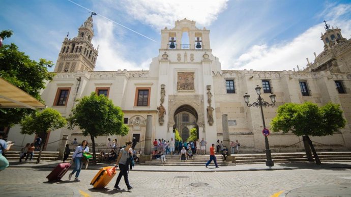Los hoteles en Andalucía esperan una ocupación del 71,5% en Semana Santa, seis puntos menos que
