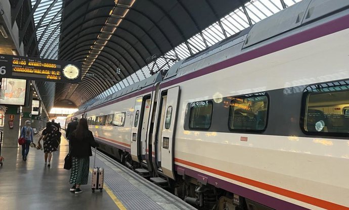 Renfe reanuda todos los servicios Avant entre Sevilla y Málaga, y Sevilla y Granada desde el 1 de Renfe reanuda todos los servicios Avant entre Sevilla y Málaga, y Sevilla y Granada desde el 1 de
