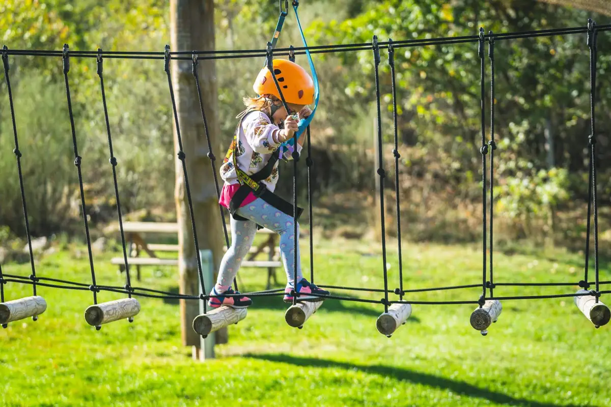 El parque de aventura de Lumbreras de Cameros inicia este sábado su temporada por su 20 aniversario