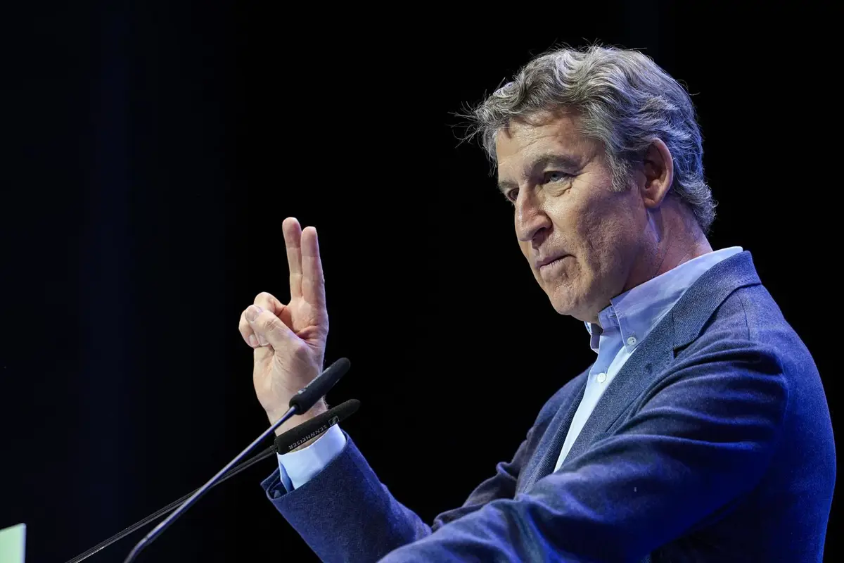 Feijóo celebra cuatro años al frente del PP, consolidado por victorias, pero aún condicionado