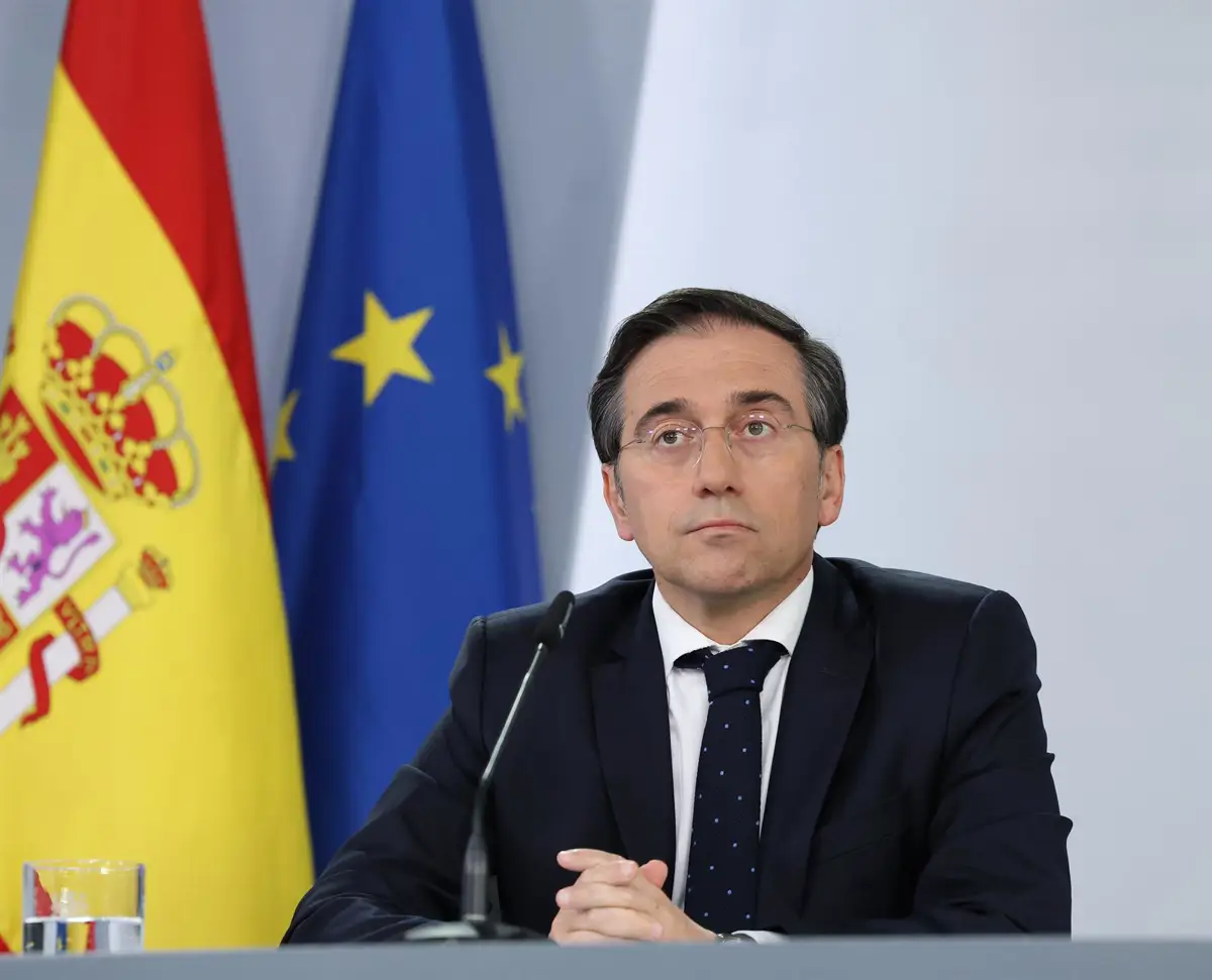 Albares se reúne con la encargada de negocios de Israel para expresar su protesta por la misa del