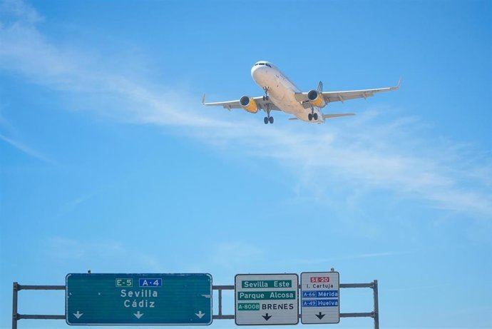 Sindicato de controladores aéreos de Sevilla anuncia posible huelga en Feria de Abril y Copa del Sindicato de controladores aéreos de Sevilla anuncia posible huelga en Feria de Abril y Copa del