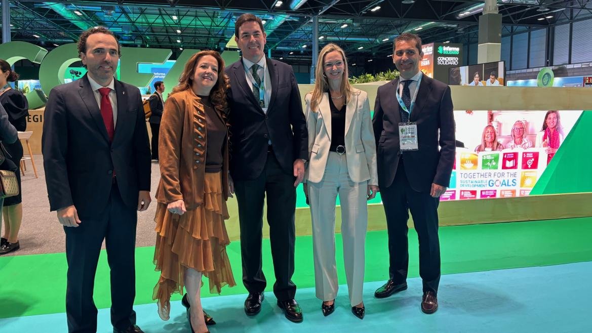 La Comunidad de Madrid inicia la regulación de horarios y atención de farmacias y servicios de