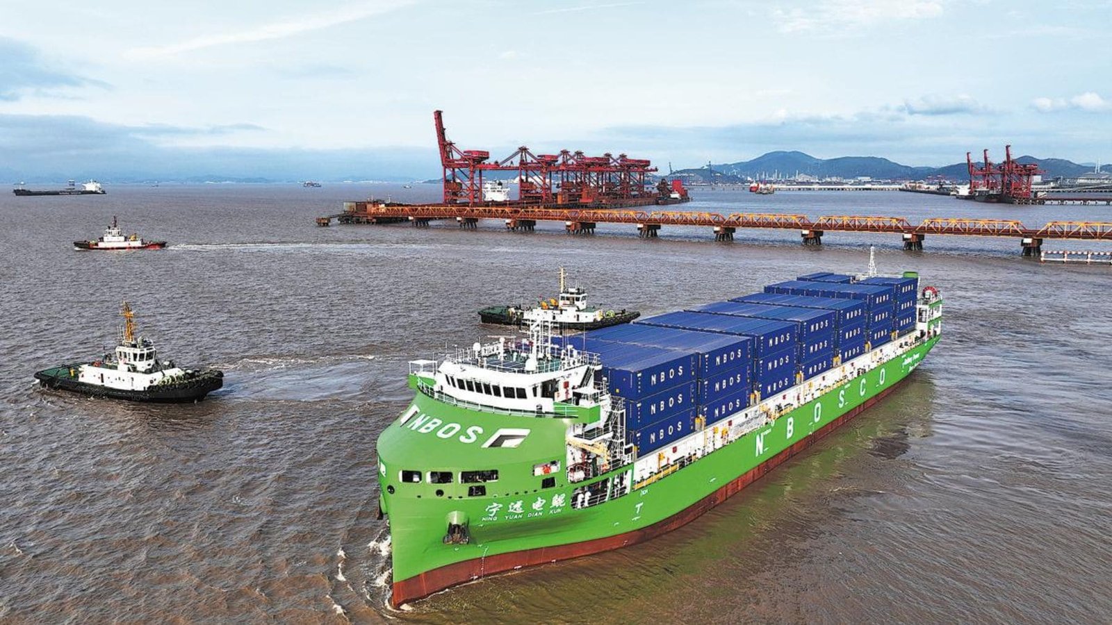 China avanza en la sostenibilidad con el primer buque portacontenedores 100% eléctrico de 127