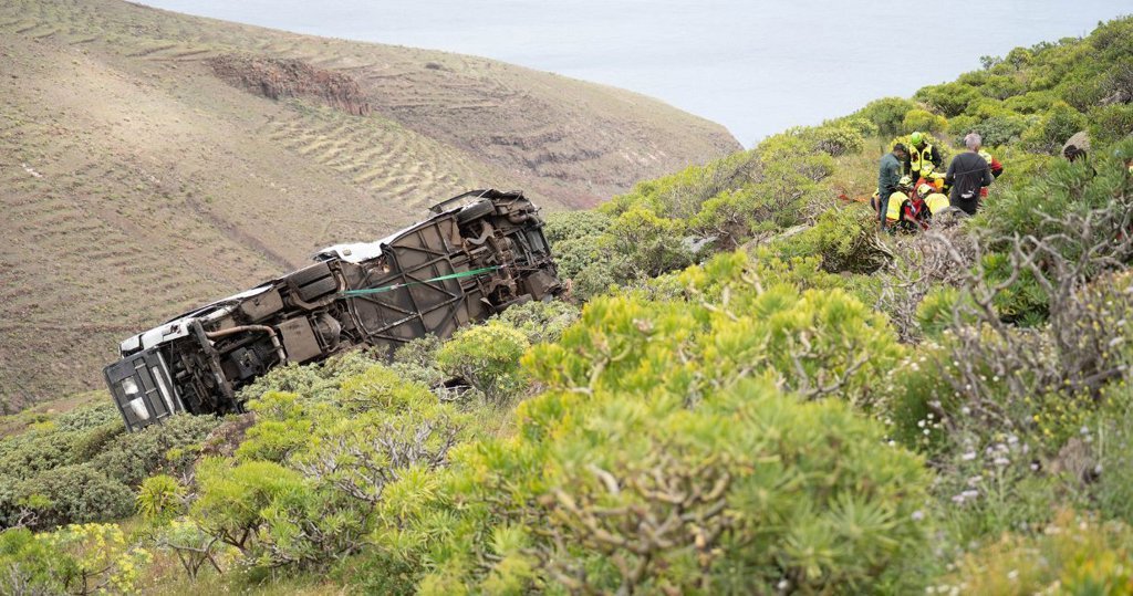 Veintisiete heridos y un muerto en accidente de autobús con turistas británicos en La Gomera