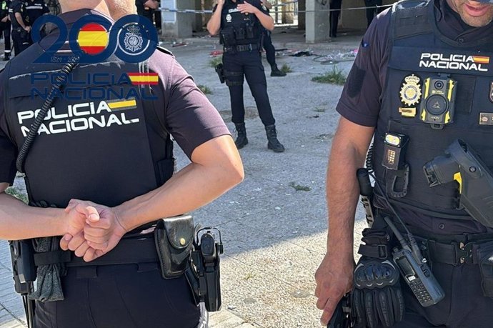 Agentes de Polic&iacute;a Nacional