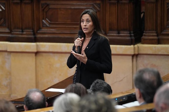 Imagen de archivo - La consellera de Educaci&oacute;n y Formaci&oacute;n Profesional de la Generalitat, Esther Niub&oacute;