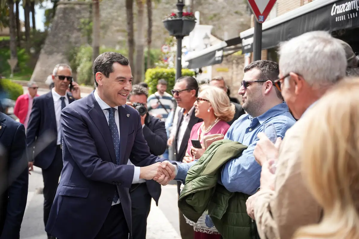 Detenido en Cabra (Córdoba) por increpar al presidente de la Junta y resistirse, queda a